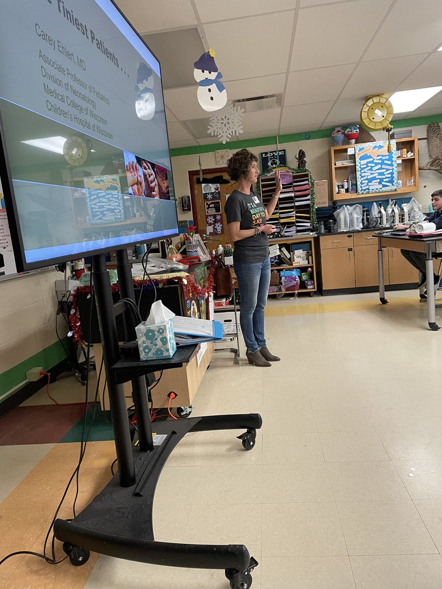 poetzelsci's tweet photo. Amazing presentation today for Dr Ehlert about working in the NICU at  Childrens Hospital. She rocks. #fallspride https://t.co/x2YTCAqQRD
