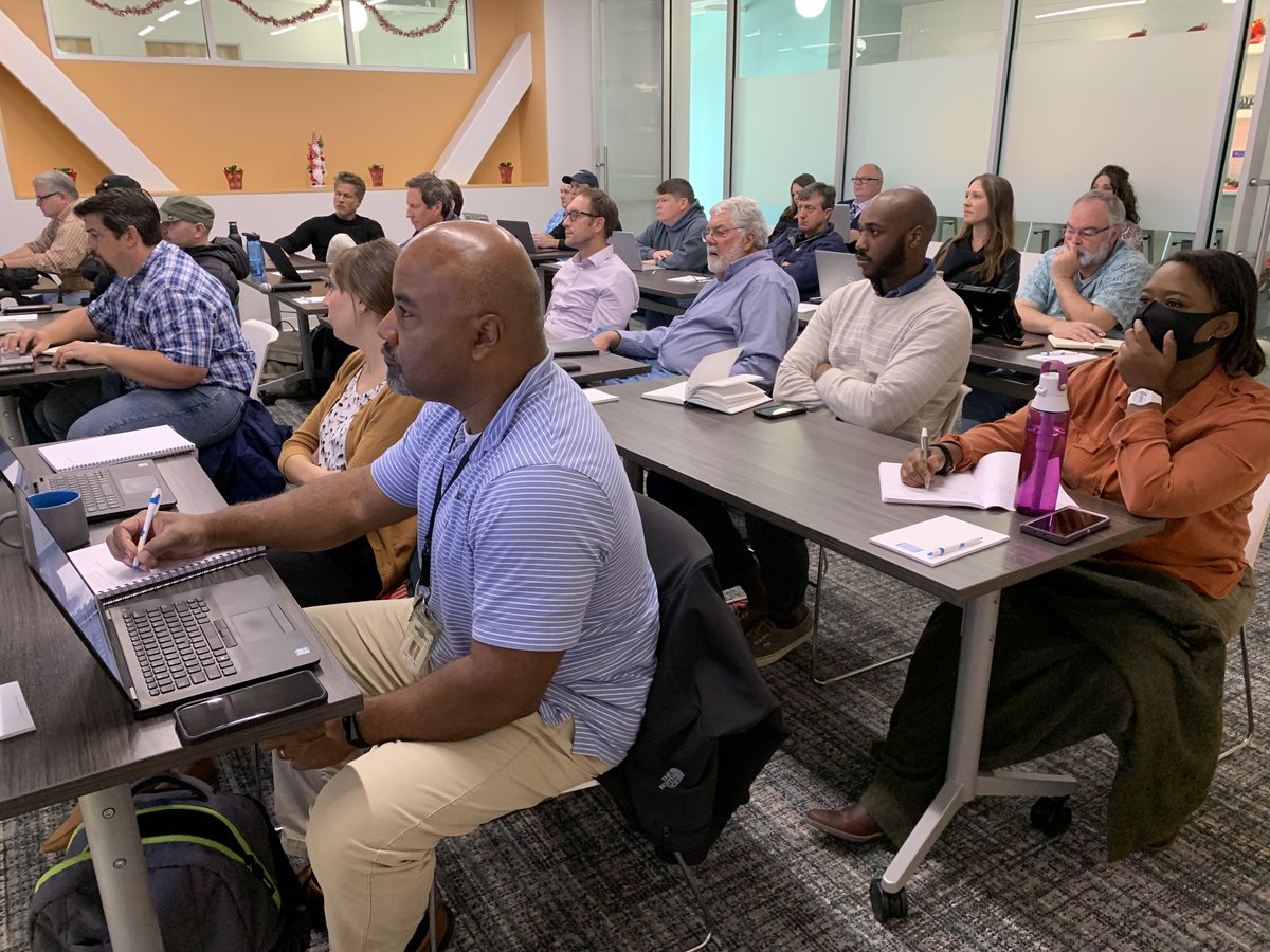 This is what success looks like! 
CDCu classroom 8:45am
CDCu classroom 9:05 am
If you missed today's part one of the Blockchain series, you can still sign up for the next two! >> charlestondigitalcorridor.com/.../1634762795…

#success #blockchain