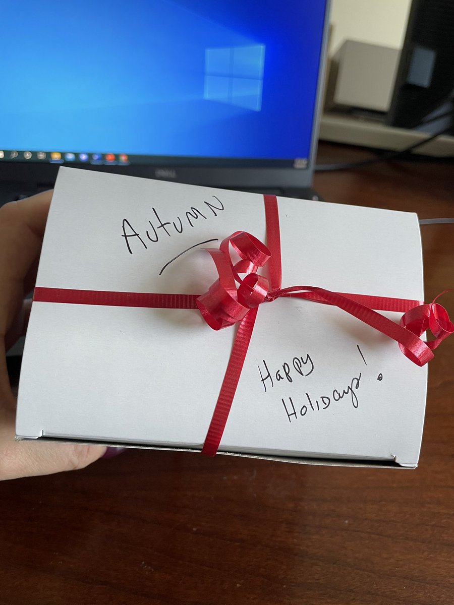HiOotam's tweet photo. Thank you for the thoughtful gift and treats😋! We’ve got some awfully thoughtful folks around here 🥰#bestcommdept @uofcincy @CommUC #commUnity https://t.co/3ilggktXpW