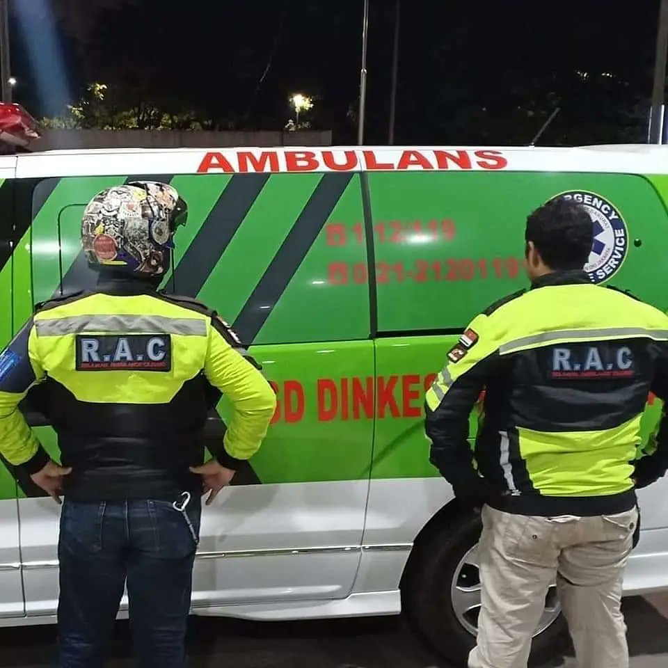 abouttng's tweet photo. Relawan Ambulance Ciledug (RAC) dibentuk pada 21 Juli 2018, bergerak di bidang kemanusiaan memberikan layanan utama berupa escort untuk mobil ambulance medis, mobil jenazah, hingga mobil damkar. Seperti apa pelayanannya? Yuk baca di https://t.co/md5WYmjJCR

#abouttng https://t.co/hiezKDnnfO