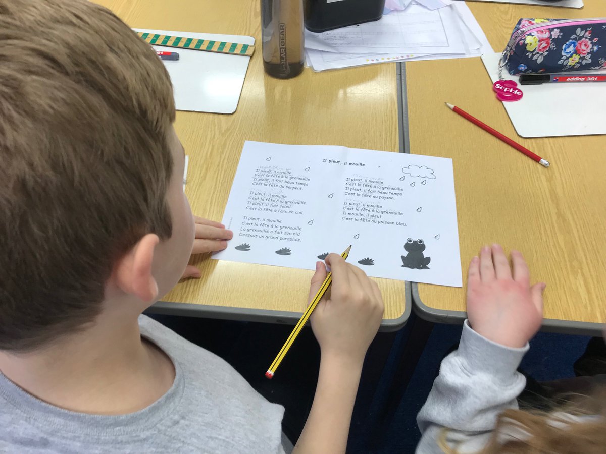 R19 were developing our reading and vocabulary in French today by translating ‘Il pleut, il mouille’. We started by identifying the words we already knew and used the French dictionary to translate the rest. <a href="/SchoolBroomhill/">BroomhillSchool</a>
