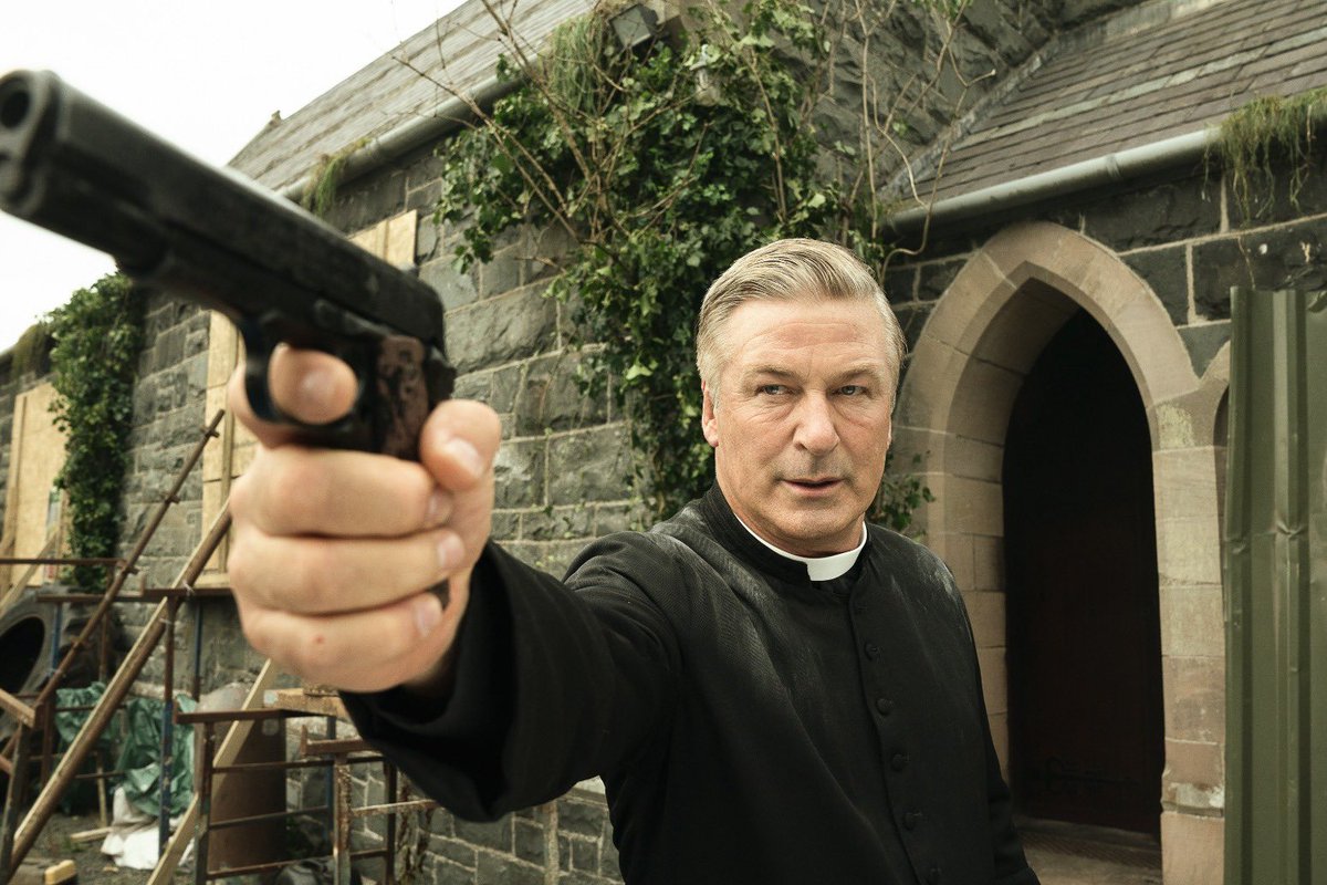 gregkellyusa's tweet photo. Alec Baldwin is saying NOW that he Didn’t “pull the Trigger”? He DIDN’T aim it at the Lady?  -NOW he tells us???  NO WAY.  Instead of bashing the @nra he should have taken some Safety Classes from a gun club.  THEY’RE FREE! https://t.co/8Vs7lMgI6W