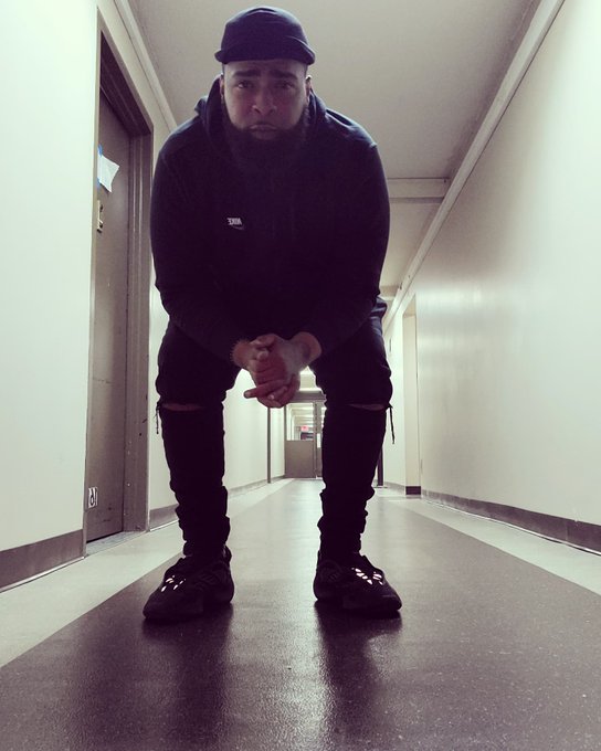 I need a new phone but 🤷&zwj;♂️ https://t.co/G3iTV89ND5<a href="/tag/repost"class="tags"><span>#repost</span></a><a href="/tag/like"class="tags"><span>#like</span></a><a href="/tag/longstrokes"class="tags"><span>#longstrokes</span></a><a href="/tag/jmojieshxt"class="tags"><span>#jmojieshxt</span></a>