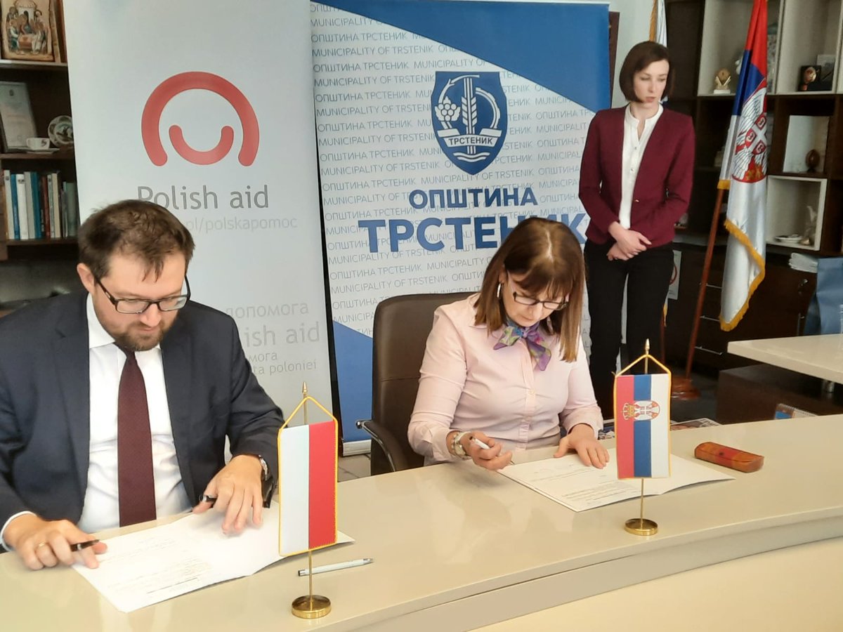 PLinSerbia's tweet image. Nastavak monitoringa projekata  @polskapomoc u 🇷🇸 za 2021.g -  DZ #Trstenik, projekat nabavke ginekološkog stola sa 3 ugrađena elektromotora, vredan 4450 EUR.
Amb. 🇵🇱@PerlRafal podvukao je u razgovoru sa predsednicom opštine Milenom Turk značaj 🇵🇱 pomoći 🇷🇸, posebno zdravstvu.