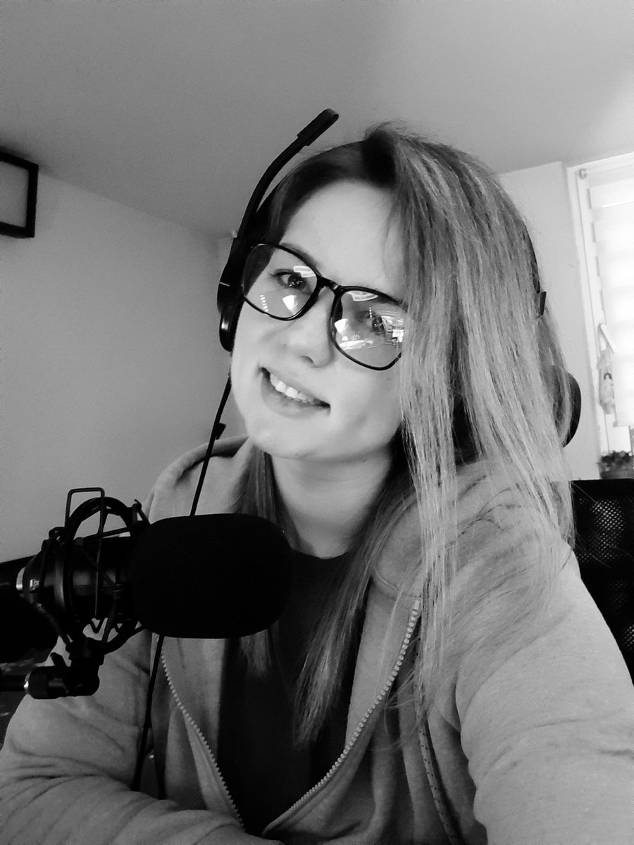 We are live baby 😁 
Let's have some relaxing tarkov raids😁