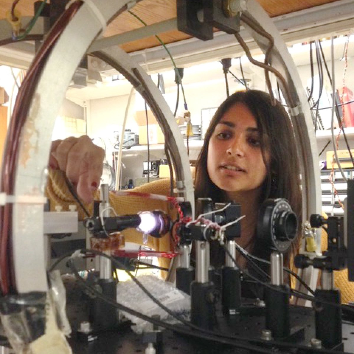 umichgradschool's tweet photo. Through the Rackham Merit Fellowship, @UmichPhysics alumna Midhat Farooq was able to focus on her research, including participation in the Muon g-2 experiment at @Fermilab. It's another example of #HowRackhamHelps
https://t.co/Y5wF9q2agr https://t.co/jTOTZxkKr4