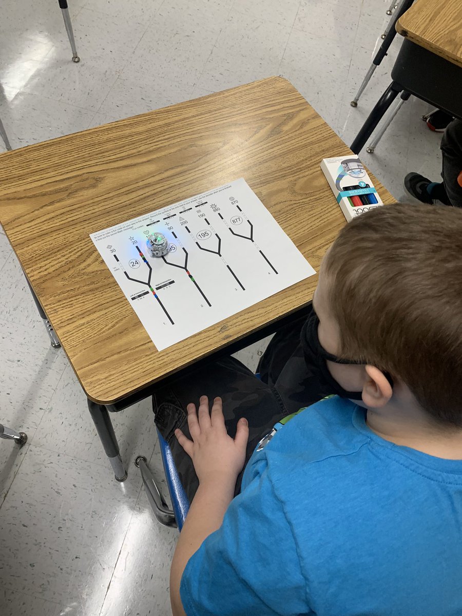 edrhett's tweet photo. Greenwood 3rd graders practicing rounding with @Ozobot. @NNPSITC @nnpsgreenwood https://t.co/oLwE9VJ5oL