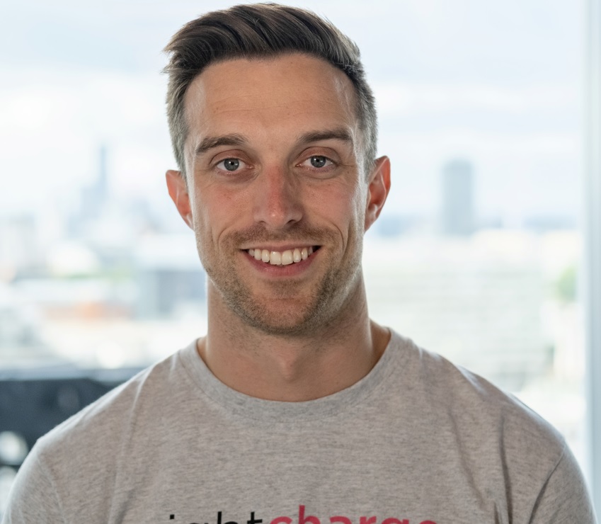 Influenceemob's tweet photo. Congrats to @CharlieOnEnergy &amp; all the team at @rightcharge for raising £700k to accelerate smart #electricvehicle charging. @Transprt_Energy has the full story: https://t.co/V8sWx4kaPI https://t.co/WP4O0FFpAw