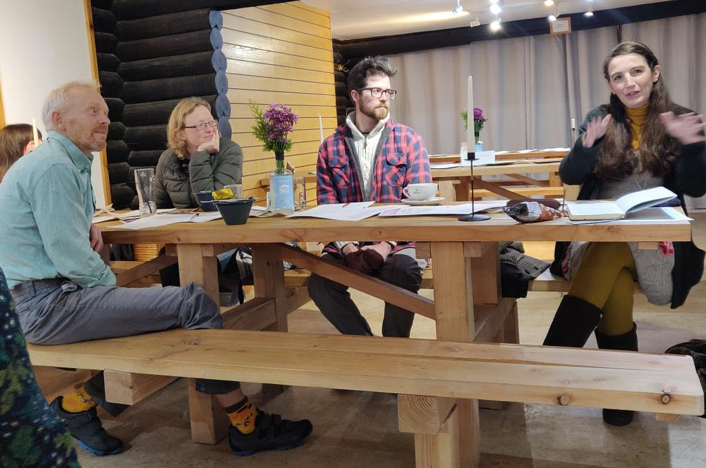 #Advent Idea 2: Get together to tell stories! Our next #StorylandsSessions is 14th Dec at Loch Insh. 7pm workshop w/ Bob Pegg, 8.30pm open mic - tunes, tales &amp; poetry. Booking link below. <a href="/NapierHamish/">Hamish Napier</a> <a href="/thestorylands/">Badenoch The Storylands</a> <a href="/VisitCairngrms/">VisitCairngorms.com</a>