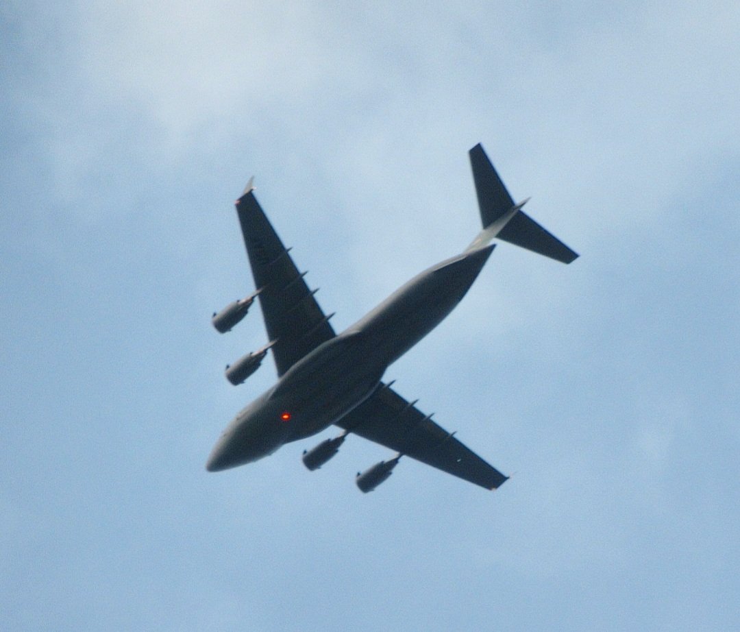 BloodyPolitics's tweet photo. USAF 🇺🇸 #C17 Globemaster III callsign #RCH825 giving me a nice low pass this afternoon.
#AVgeek
99-0058
#Prestwick Airport
#Pik
#XJD https://t.co/zf8ytujTbc