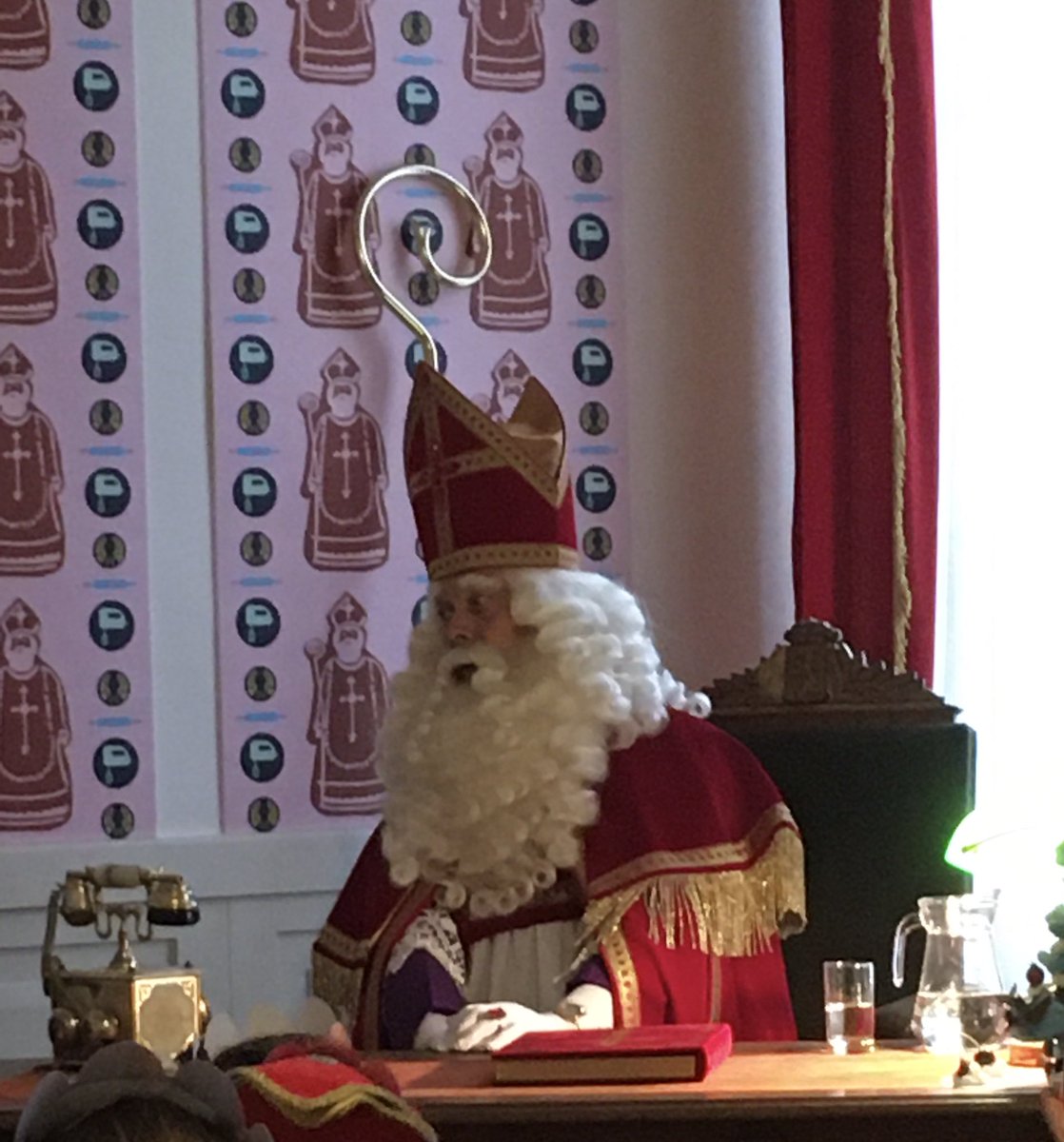 VrijhofYvonne's tweet photo. Een #toegankelijkheidsonderzoek bij het @catharijne museum Catharijneconvent, huis van Sinterklaas. Hoe kunnen we zijn huis toegankelijk maken voor kinderen en familie met een #visuelebeperking #verlichting #contrasten Mooie eerste aanzet! @AccessibilityNL @Bartimeusnieuws https://t.co/gRQdt0AGSt