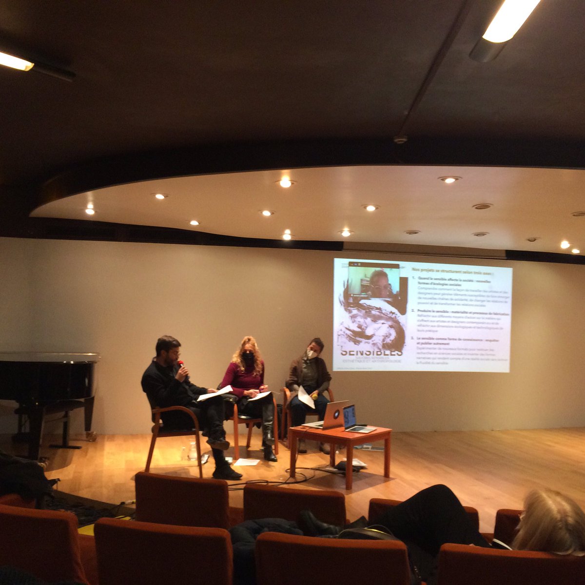 RCE_infos's tweet photo. Échanges cet après-midi avec @EnsadLab autour des savoirs sensibles @citedesarts dans le cadre du programme a forum in the making du projet de recherche @transmaking #Horizon2020 #H2020 #transmaking https://t.co/iYULc2c43m