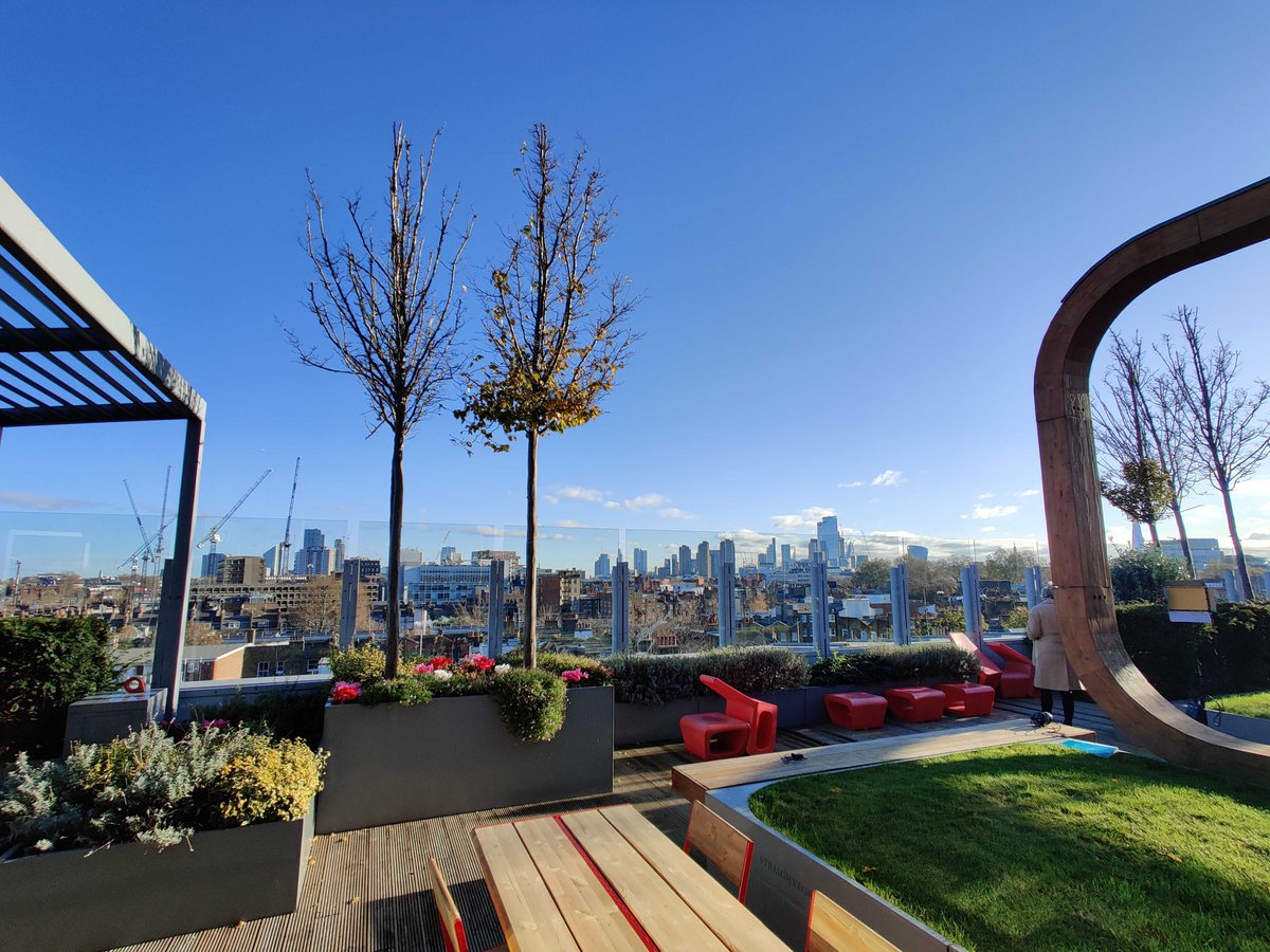 tailwind_uk's tweet photo. Even though it's December and winter is in full swing, we can still appreciate fantastic rooftop views in the sun ☀️

Today our Production Team are in the capital shooting at @GreatOrmondSt in partnership with @ucas_online. 

#videoproduction #videomaking #video https://t.co/YmGGbAa0oW