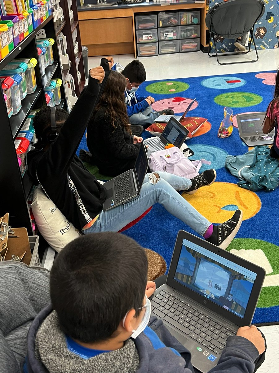 magicreadingele's tweet image. 4th grade building community while working in #ReflexMath #strikeasone #cheereachotheron