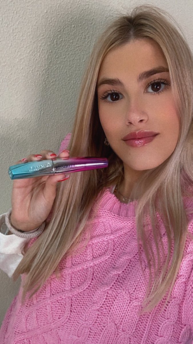 rociogf23's tweet photo. Súper contenta  con mi nueva máscara Wonder'Extension de Rimmel London #extensiondepestañasalinstante #lethemwonder #elrimelesderimmel #livethelondonlook #wonderextension @Rimmellondones @sampleo https://t.co/IXVwh91IrI