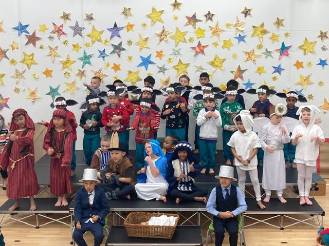 BickleyParkSch's tweet photo. Christmas has arrived. The Inn-Spectors Nativity Play went down a storm this afternoon. Our Yr1 and Yr2 children all sang enthusiastically and acted their hearts out with true #BPSsparkleandshine #BPSarts #BeeMerry #SocialWonderland @intSchools https://t.co/qShFpfBkX7