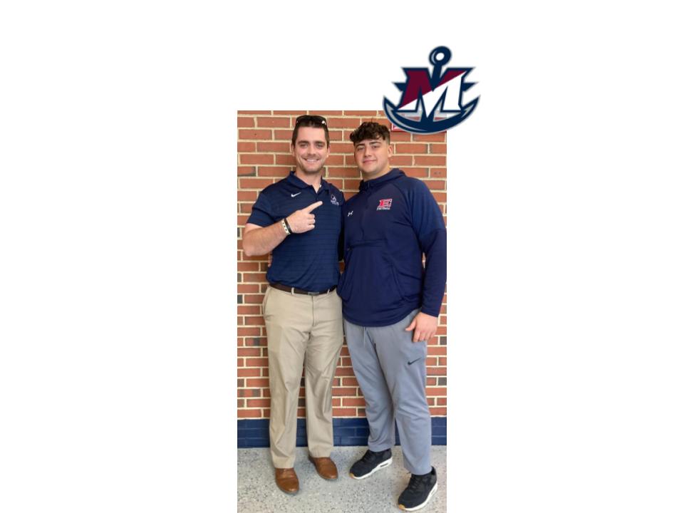 Eagle___Nation's tweet photo. Thank you Coach Scott and @NYMaritimeFB for coming out to speak to #52 @chrishoward52! 🔴⚪️🔵🦅🏈 @EastchesterFB @MTimePrivateers @EastchesterUFSD #EAGLENATION https://t.co/TXV2YlQKm3