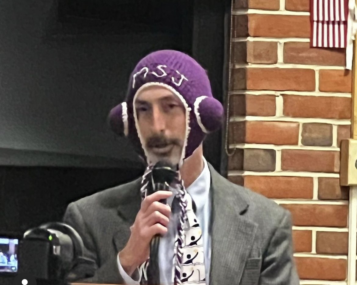 H2OGaels's tweet photo. Congrats to JV and Varsity on an exciting season! With JV dominating the MIAA, and Varsity’s highest finish at Eastern Preps, there was a lot to celebrate at our end-of-season banquet. Shout out to Captains Wes Reising and Ed DeMaria on MVP honors. Coach McDivitt won MVP hat. https://t.co/3Cz08DCEhP