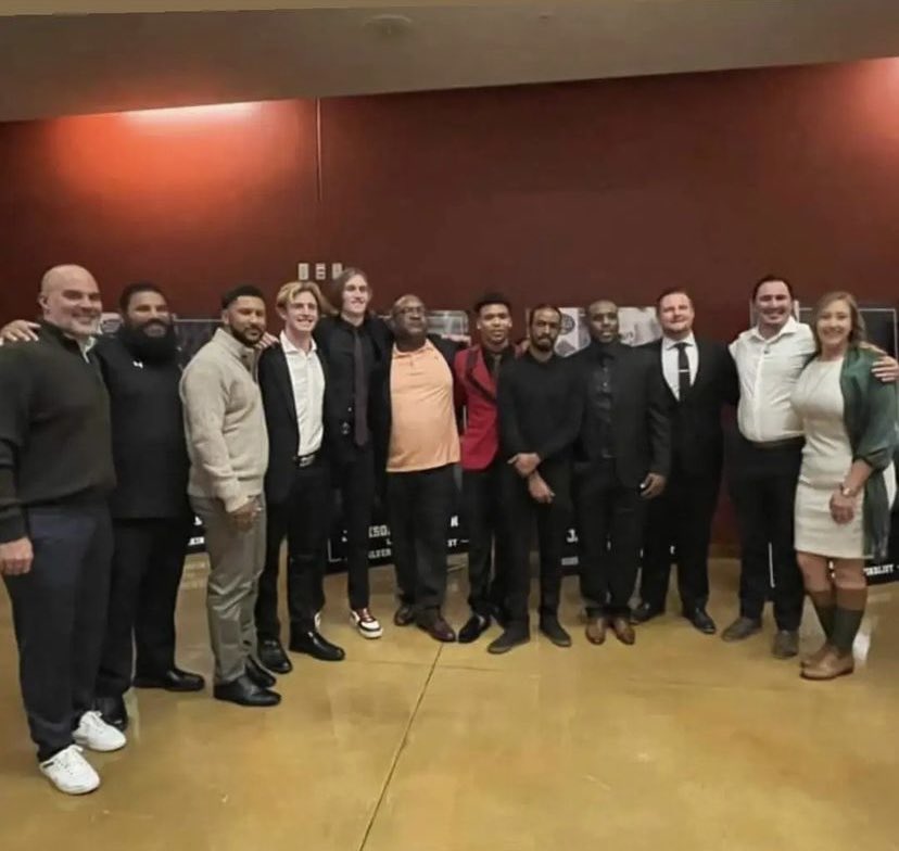 Thank you <a href="/KUSIPPR/">Prep Pigskin Report</a> <a href="/PPRPapaPig/">Paul Rudy</a> <a href="/FertigBowe/">BoweFertig_Sports</a> <a href="/BStoneKUSI/">Brandon Stone</a> for a great night. Honored to be there. Thank you to all my coaches that came to support me <a href="/Makai_21_Smith/">Makai Smith</a> and <a href="/masonpowers_SD/">Mason Powers</a>