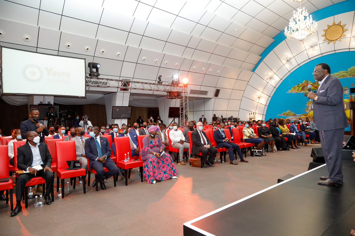 NamPresidency's tweet photo. Presidential Youth Engagement : H.E. Dr @hagegeingob hosted a Youth Engagement Session for the Namibian youth, discussing issues affecting the Namibian youth and the government youth upliftment plans.
#HPPII https://t.co/yEx65n1tYL