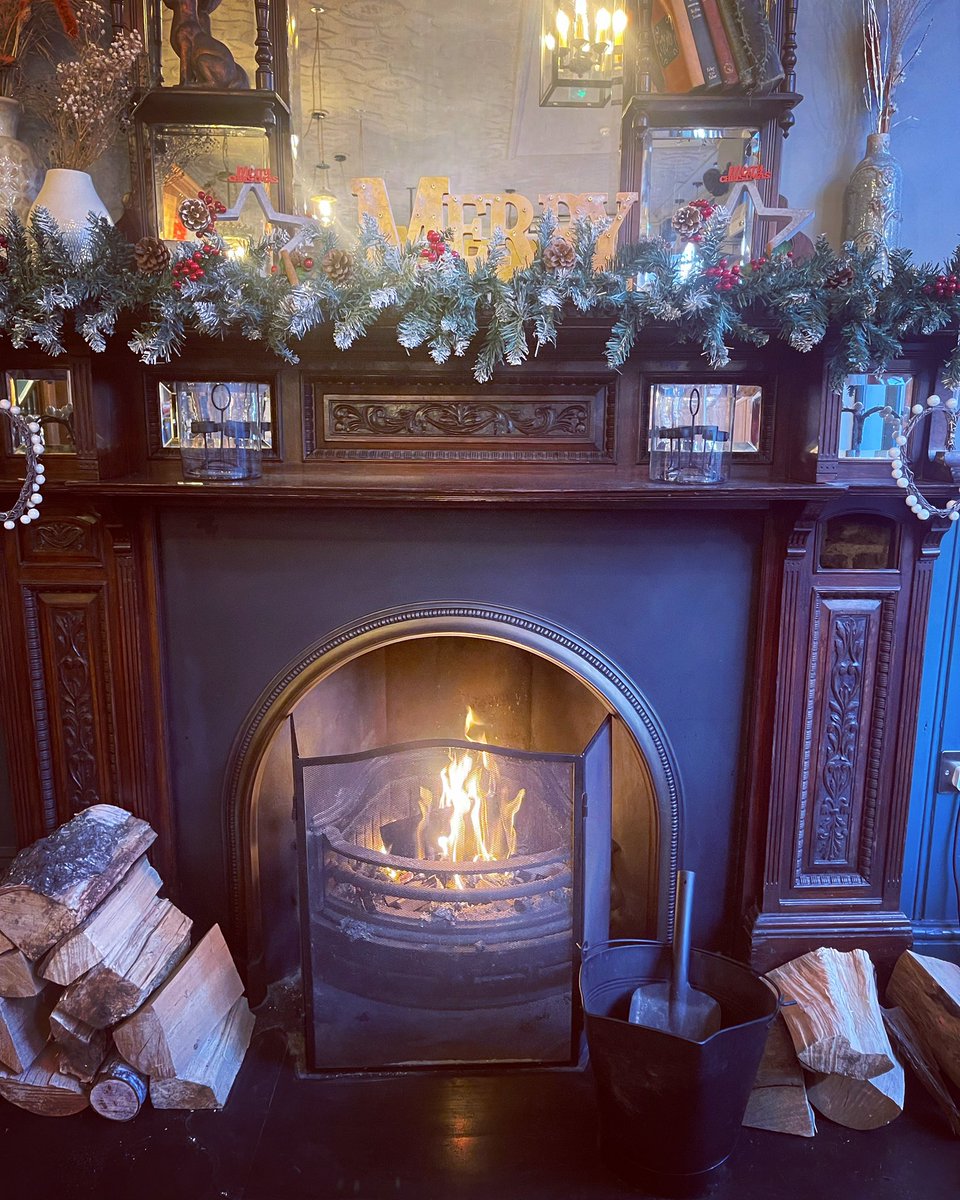 thevicsurbiton's tweet photo. Show us somewhere better to be with a pint on a Thursday afternoonβ¦weβll wait π₯π»
#pub #pubdrinks #surbiton #kingston
@YoungsPubs https://t.co/gIWk5gMpAR