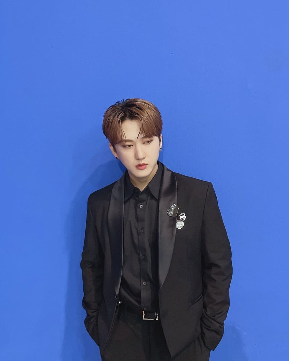 StrayKidsGlobal's tweet photo. [211203 IG UPDATE] 1/3

Trans:
"Happy dwaekki who received a daesang took a lot of pictures, STAY♡
Thank you very very much 😄
#straykids #stay #🐖🐇"

🔗: https://t.co/NVvNDqodV9

#SKZ_1stDAAAESANG
#스키즈_올해의퍼포먼스상_축하해

@Stray_Kids #스트레이키즈 #スキズ https://t.co/FZkgLhrYeJ