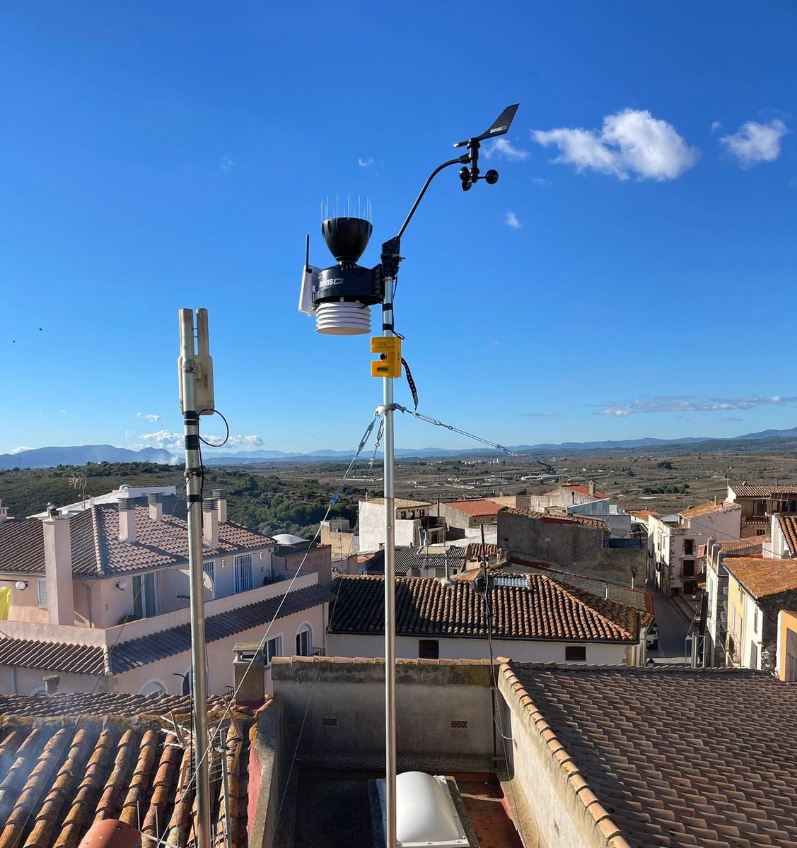 avamet's tweet image. ✅Nova estació meteo. + webcam: Vilanova d'Alcolea (la Plana Alta, 349 msnm)

L'Ajuntament de Vilanova d'Alcolea se suma als vora 100 ajuntaments amb els quals tenim signats convenis de col·laboració i són socis d'Avamet. 

Dades i imatges: avamet.org/mxo_i.php?id=c…