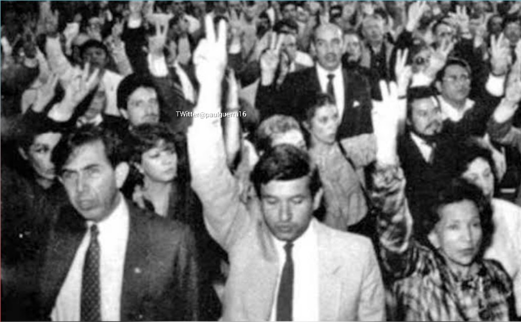 Una gran foto de la izquierda mexicana.
La maestra Ifigenia Martínez,
El presidente Andrés Manuel López Obrador, y el traidor cuauhtémoc Cárdenas.
Siempre la historia pone a la gente en su lugar.
Uno presidente de México, y otro el traidor a la patria.
Así la vida, así las cosas.