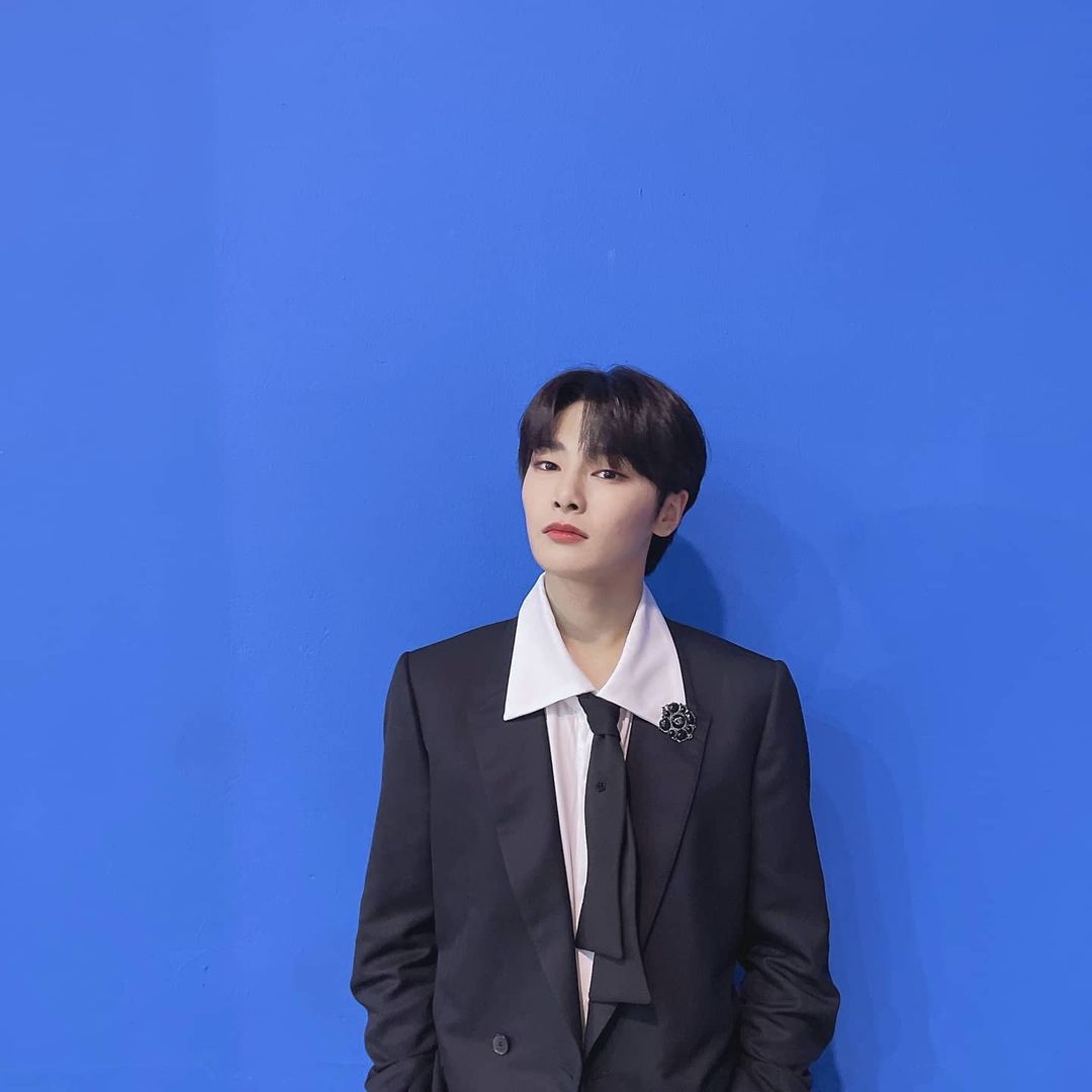 StrayKidsGlobal's tweet photo. [211203 IG UPDATE] 1/3

Trans:
"Thank you very very much for the daesang, STAY💕💕
#StrayKids #STAY #INstagram #🦊"

🔗: https://t.co/Moig4V4suy

#SKZ_1stDAAAESANG
#스키즈_올해의퍼포먼스상_축하해

@Stray_Kids #스트레이키즈 #スキズ https://t.co/7O7ebwykm1