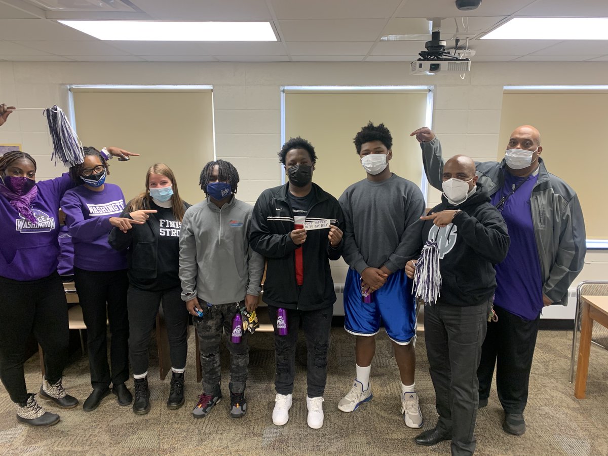 GWContinentals's tweet photo. Today our Good News Crew had the OPPORTUNITY to pop in on our students in #IPSAltOptions @AcademySupports @simon_youth to cheer them on in finishing the semester strong and offering support for success. #SpreadGoodNews @ShateenaLove @AleesiaLJohnson @DrWarrenMorgan @DrNHenderson https://t.co/2lUkRh3s8Z