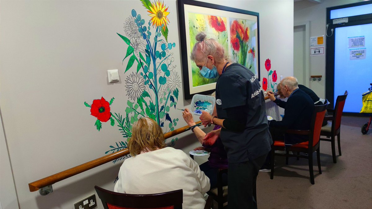 HousingBelfast's tweet photo. I think we all can agree that the world needs a little colour sometimes......🌻🌷🌹🌼
The talent of our tenants here in #Hemsworthcourt never fails to disappoint!! 
Absolutely stunning work led by Anne from @ArtsCareNI 
#dementia #care #belfast
@BelfastTrust @RadiusHousing https://t.co/S0DPNHUN70