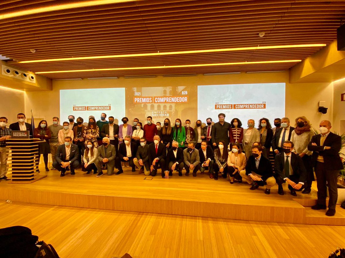 mide_global's tweet photo. 🗓 Hoy se han entregado los Premios COMPRENDEDOR de @amigosEyS, que reconocen los mejores casos de colaboración empresa-scaleup, mediante soluciones innovadoras de implantación rápida.
#SolucionesInnovadoras #Scaleups https://t.co/1qyNKzkn6Z