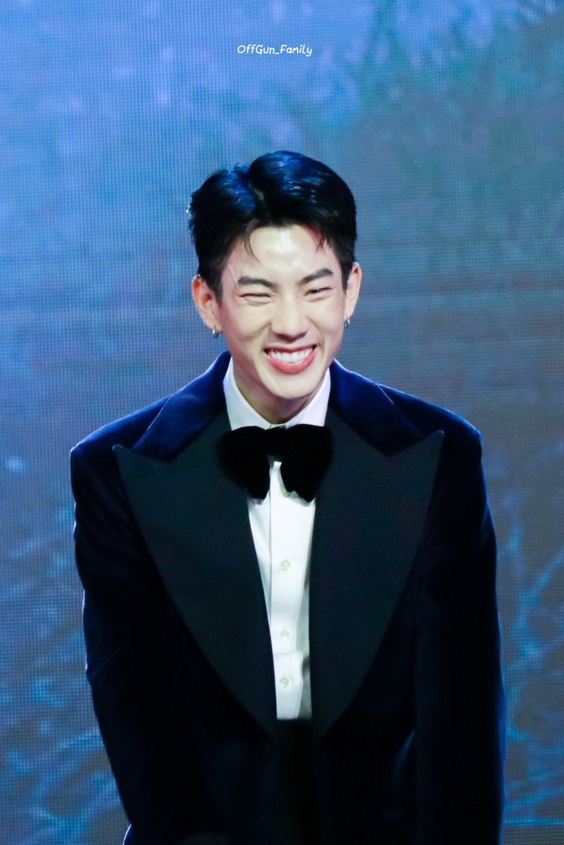 offgun_family's tweet photo. 01•12•2021 - @off_tumcial 

เทพบุตรสุดหล่อ🤴🏻✨

#ออฟจุมพล #OffJumpol
#10YearsTicket
#MidnightMotel
#คืนนับดาว 
#GMMTV2022 https://t.co/g1NvZRacHj