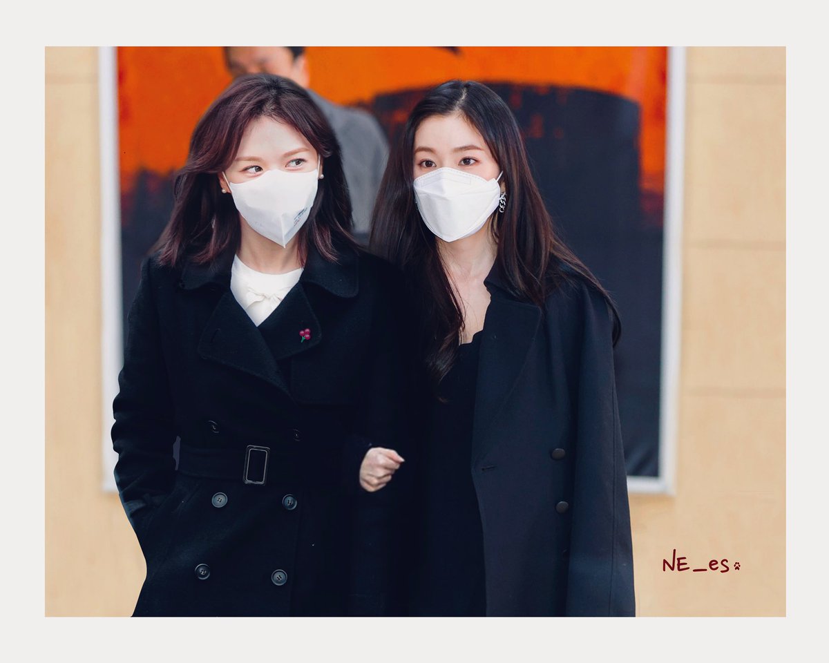 211201 😙💗💙

#RedVelvet  #WENDY #IRENE 
#레드벨벳 #아이린 #웬디
#wenrene #irendy