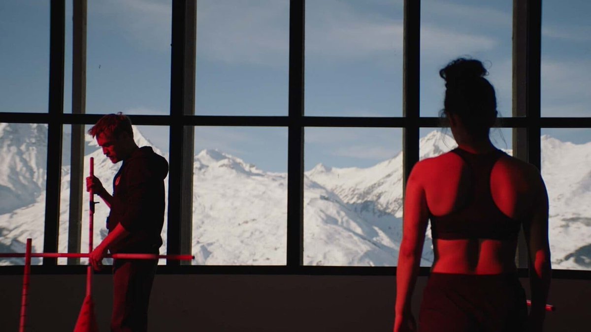 filmes_e_filmes's tweet photo. O filme, parte da seleção oficial do @Festival_Cannes de 2020, segue uma jovem esquiadora que tenta reconquistar o controle de sua vida após um evento traumático.💥🎥

#slalom #slalommovie #charlenefavier #noeeabita #jeremierenier #cannes2020 #telecine #dicadefilme https://t.co/ZQdzN5Pt9q
