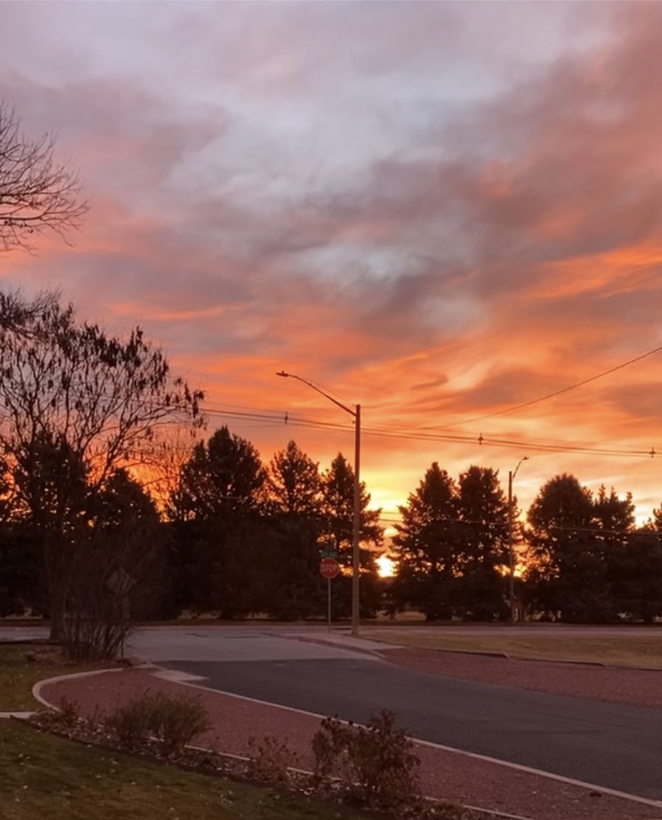 NSP_TroopE's tweet photo. So it turns out yesterday morning provided and amazing sunrise not only across #WesternNebraska but across all of #Nebraska as well. These are a few pictures from Trooper Ahrendt (#40) in Sidney and from Lisa Merritt in Hay Springs, as well as mine. #CruiserCalendar https://t.co/eiBEoUgxBo