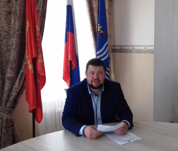 Депутаты Вичуги выбрали на три месяца нового мэра

Подробнее на сайте:
i3vestno.ru/novosti/-162935