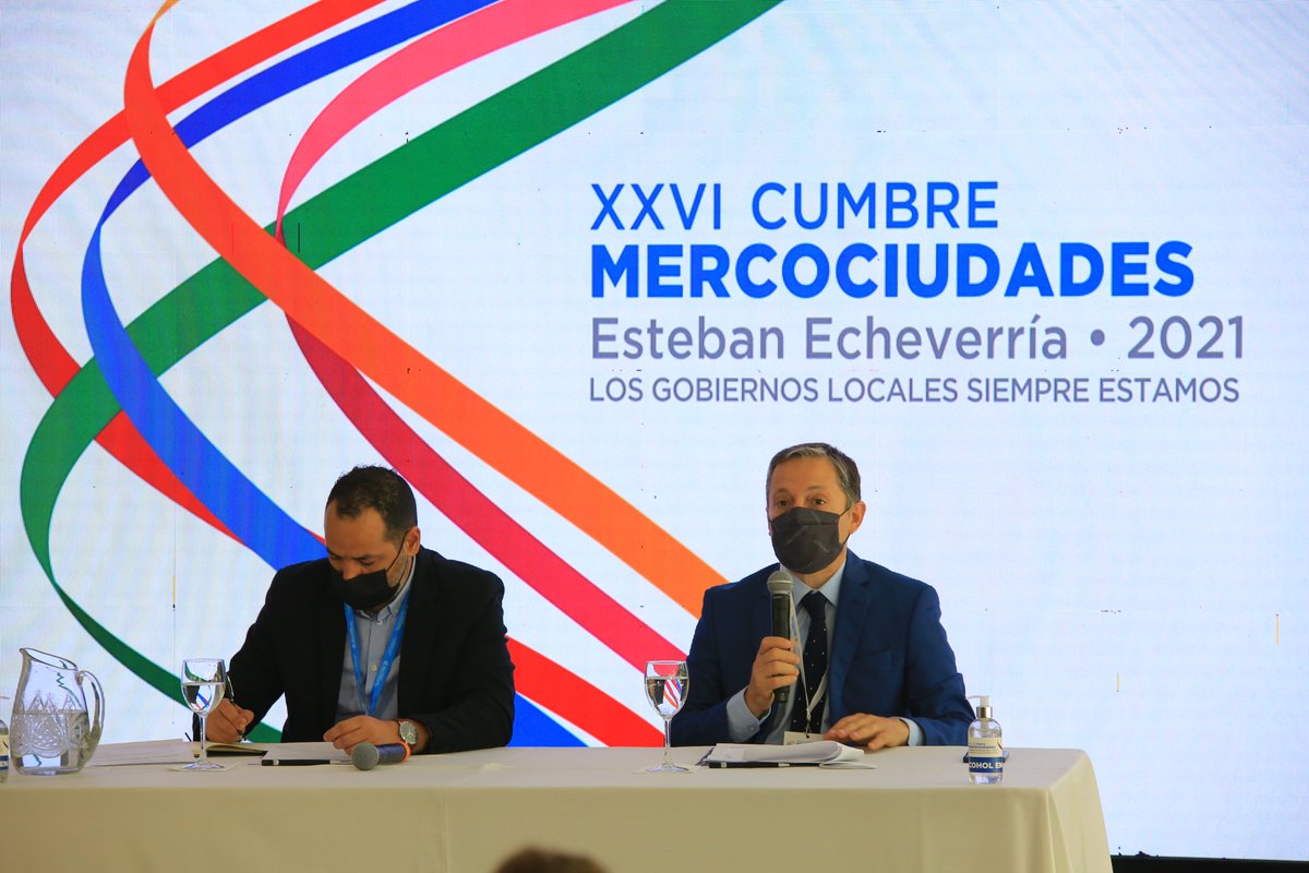 fernandogray's tweet photo. Con la presencia de @djamFALP, secretario general del Forum Mundial de las Ciudades Periféricas, y junto a integrantes de @mercociudades, dimos apertura al Foro de Autoridades Locales de la Periferia, un ámbito de trabajo y articulación entre municipios, prefeituras y alcaldías. https://t.co/WAm0RJOyVQ