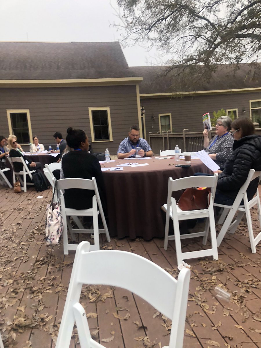 AmandaLewis0137's tweet photo. Learning outside. Such a beautiful day. Low effort book studies. @lead4ward  #think2021 #dareya https://t.co/frpshTcfh5