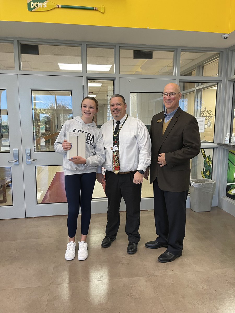 darylww's tweet photo. Congratulations to @DrakesCreekMS  student Abby. She won an iPad from @1776Bank for attending this year’s SCK Launch with @BGChamber. https://t.co/GsqJs2RC7i