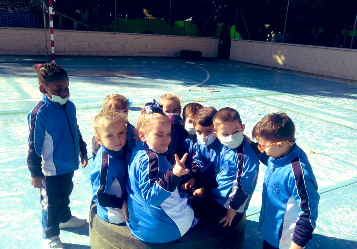 LaGoletaColegio's tweet photo. #salidasGoleta ➡️
Que bien lo pasamos siempre que vamos a @ociolaberinto‼️Estupenda experiencia disfrutando de sus instalaciones y sus actividades, tal y como han vivenciado nuestros alumnos de #infantilgoleta y cuarto curso de #primariagoleta 👏🏻👏🏻
#somosEscuelaVicenciana💙 https://t.co/UkQGOZX7cN