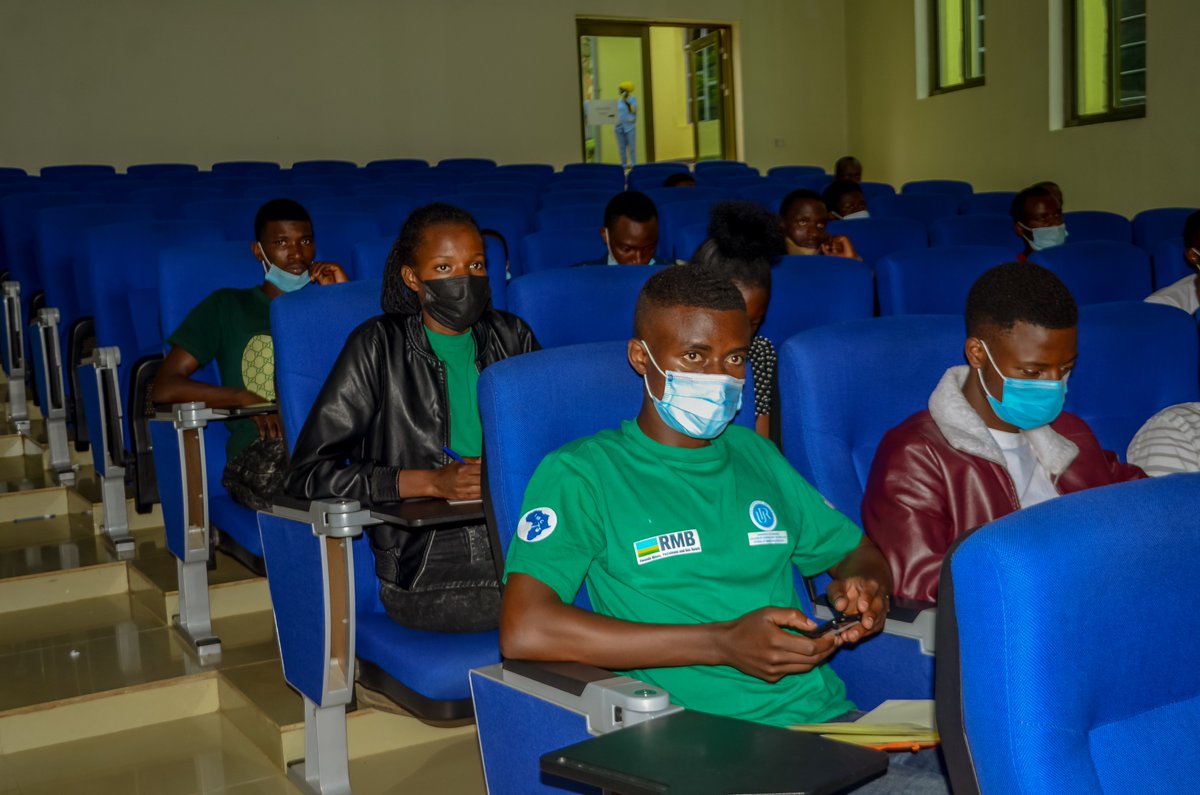 MiningschoolRw's tweet photo. Mr. @MutsindashyakaA from @RewuRwanda said, "There is a high possibility that the mining sector will rank among the top sectors which contribute to employment opportunities once we start practicing good working conditions." Day 4 #MiningweekRW https://t.co/ICdzOjNwy3