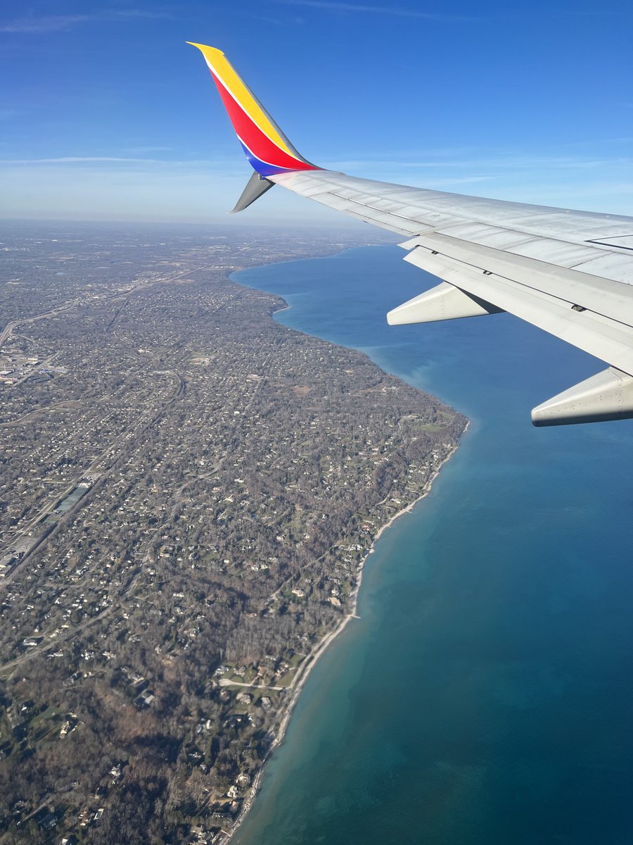 cinders23's tweet photo. @ThePhotoHour On a @SouthwestAir flight going out over Lake Michigan for a landing from the East. #MKE #WisconsinUSA https://t.co/f6obQ9Y2me