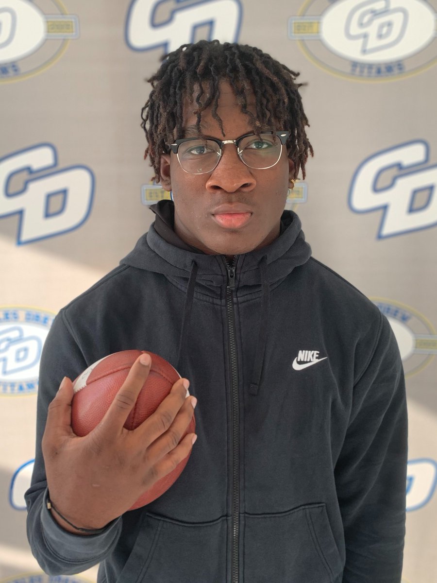 DrewTitans's tweet photo. Congratulations to our November Male Athletes of the  Kalen Justice. He is a four year letterman in football and leading tackler for the month. He was very instrumental in the teams two victory win streak to end the season. He finished the season with a 3.5 GPA https://t.co/Y9MwXbKUDf
