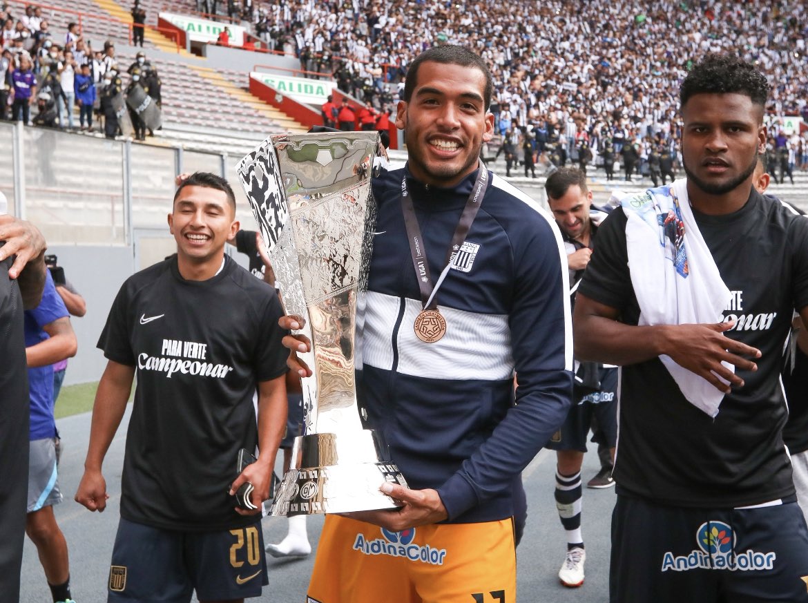 Es una gran alegría el haber logrado mi primer título nacional, de la mano de una gran institución. Después de dos años de mucha lucha constante, hoy me toca decir adiós. Estaré eternamente agradecido por el apoyo de cada trabajador e hincha blanquiazul.
¡Arriba Alianza TLV!