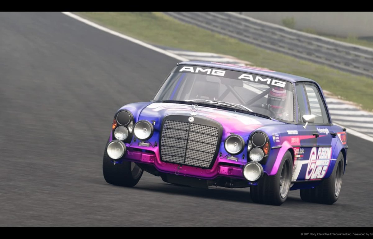 RacingFusion's tweet photo. En ésta última carrera de @TopGasRacingCo1 nos representó @winktofear obteniendo una P13. No tuvimos mucha suerte en esta ronda ya que esnun coche muy difícil de conducir, pero tuvimos a nuestra valiente en pista dándolo todo.
Grande Fede! Eres un ejemplo a seguir! https://t.co/vqUP0ZEyWu