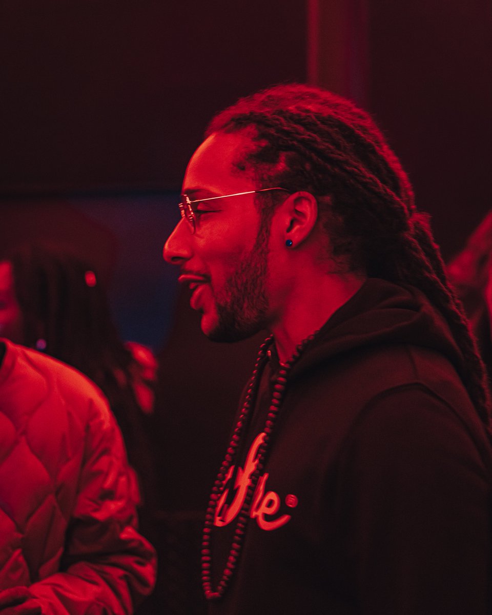 shortylavie's tweet photo. Big up à @IamSureClothing, @Swelly__ , @SETUPNEWSPAGE, @DjWhyne, à l’organisation de cette release party et à tous les artistes présents🙏🏾 https://t.co/NxNR9sh1du