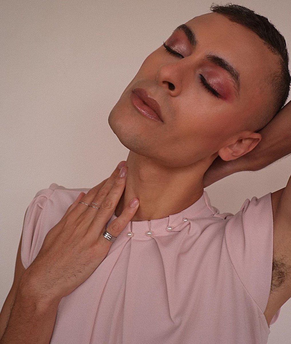 HumanistBeauty's tweet photo. Allow yourself space to be, space to rest, space to find yourself.
@corywadeofficial for @missionmagazine
#allow #restisnotareward #selfcare #selflove
#recharge #healthhyliving #donothing #destress #renew https://t.co/ddRLxy1Y71