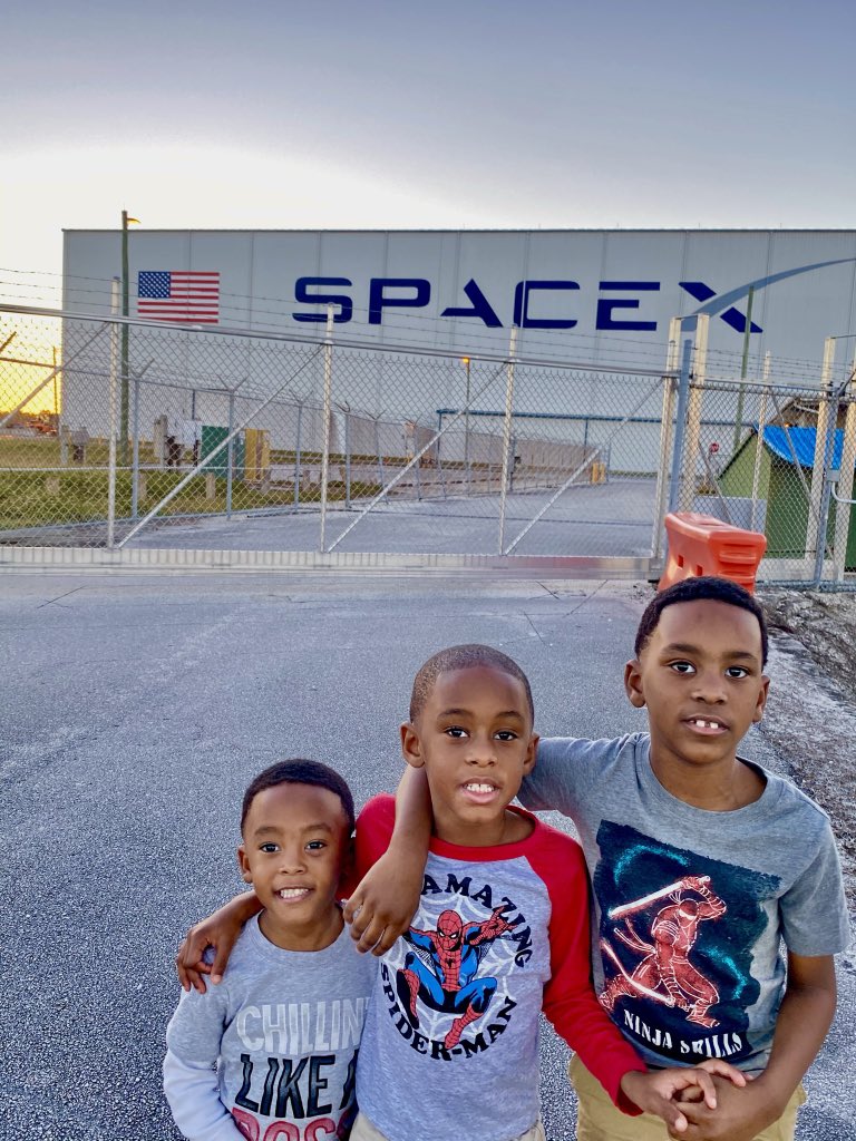TheRayGallimore's tweet photo. @elonmusk They really love 🚀 and I want to get them further execided about space and space exploration. One day in the future they will be taking one of you 🚀 to #mars anything you can do would be appreciated, best of luck on today's 🚀 launch. https://t.co/3yRk53N0el