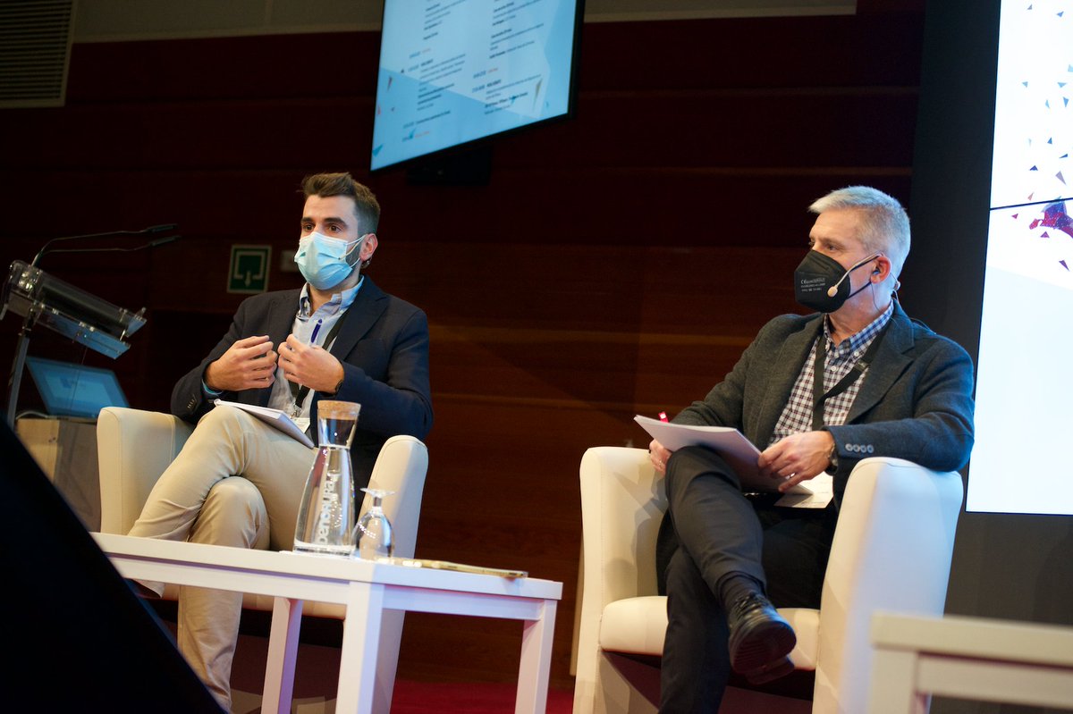 kait_kirola's tweet photo. Cerramos la jornada de hoy con la Mesa Debate "Adaptación a la pandemia de las industrias del deporte en el sector del fitness" de la mano de  Fernando San Emeterio (#beupfitness) , Garikoitz Garagarza de (@bpxport) e Mikel Urdangarín (@festadio)  

#Kirolbiltzarra2021 https://t.co/yZiGPDzkHm